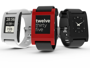 799px-Pebble_watch_trio_group_04